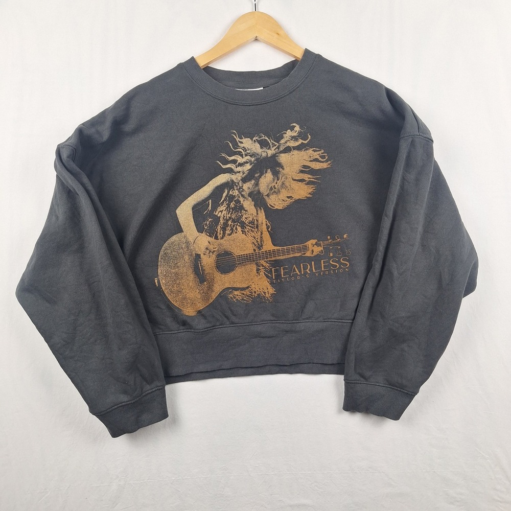 Taylor Swift Fearless Taylor's Version Graphic Cropped Sweatshirt Grey Size M
